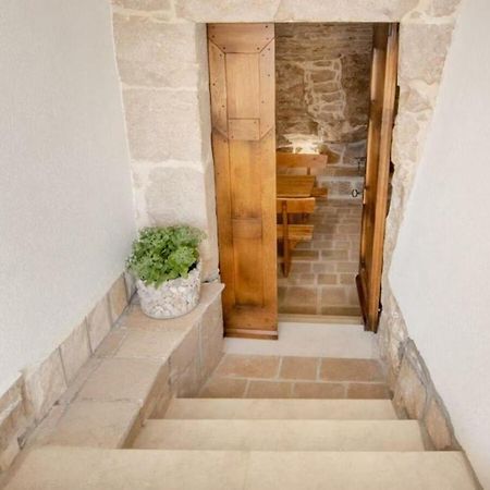 Dvori Stipanovi With Heated Pool And Jacuzzi Donje Rascane Exterior foto