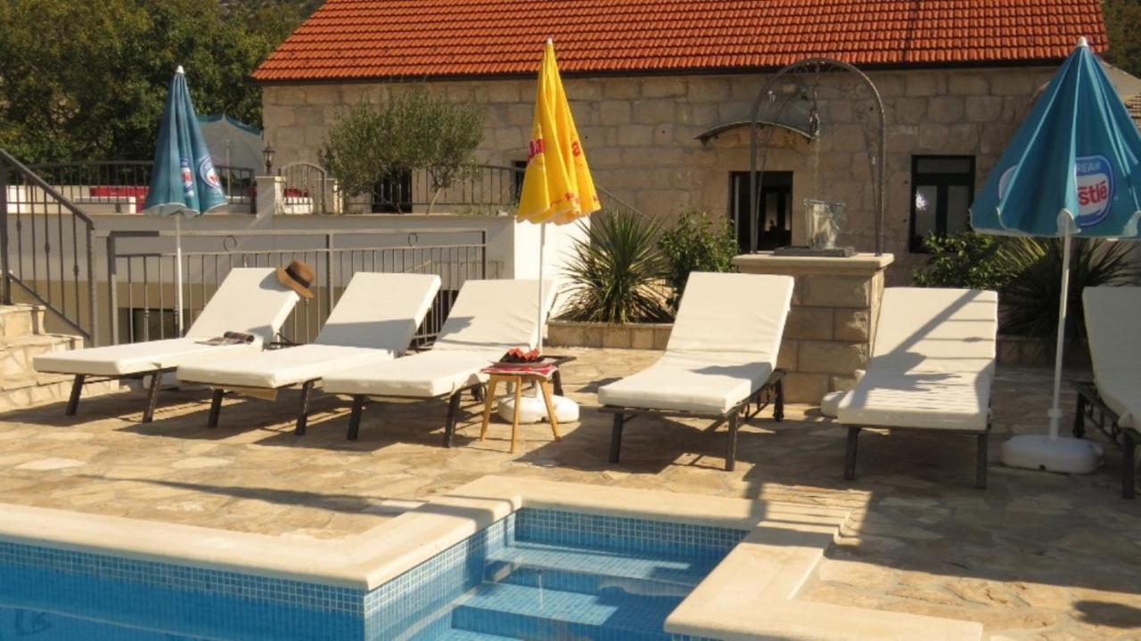 Dvori Stipanovi With Heated Pool And Jacuzzi Donje Rascane Exterior foto