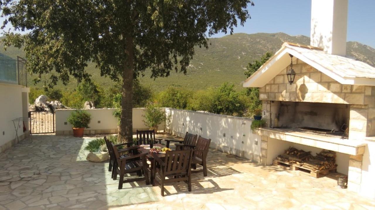Dvori Stipanovi With Heated Pool And Jacuzzi Donje Rascane Exterior foto