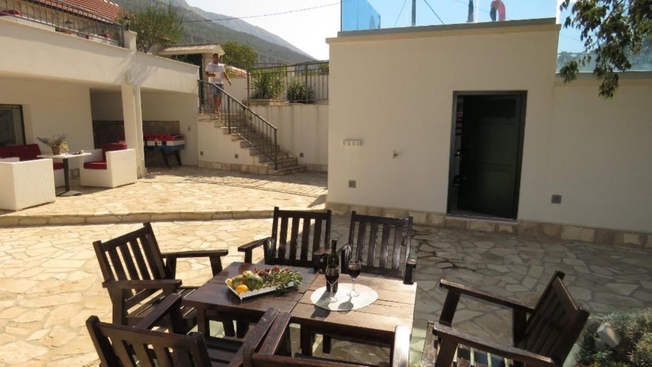 Dvori Stipanovi With Heated Pool And Jacuzzi Donje Rascane Exterior foto
