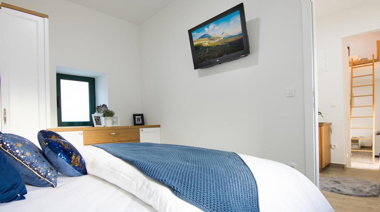 Dvori Stipanovi With Heated Pool And Jacuzzi Donje Rascane Exterior foto