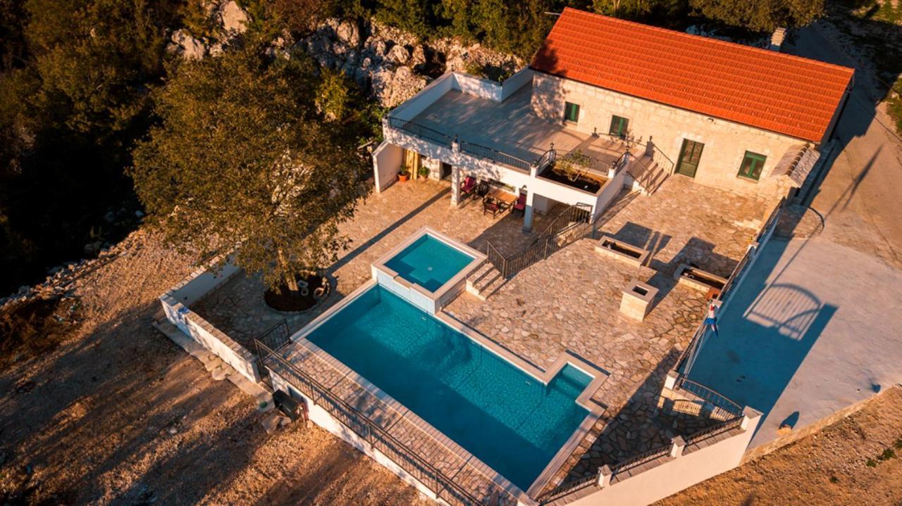 Dvori Stipanovi With Heated Pool And Jacuzzi Donje Rascane Exterior foto