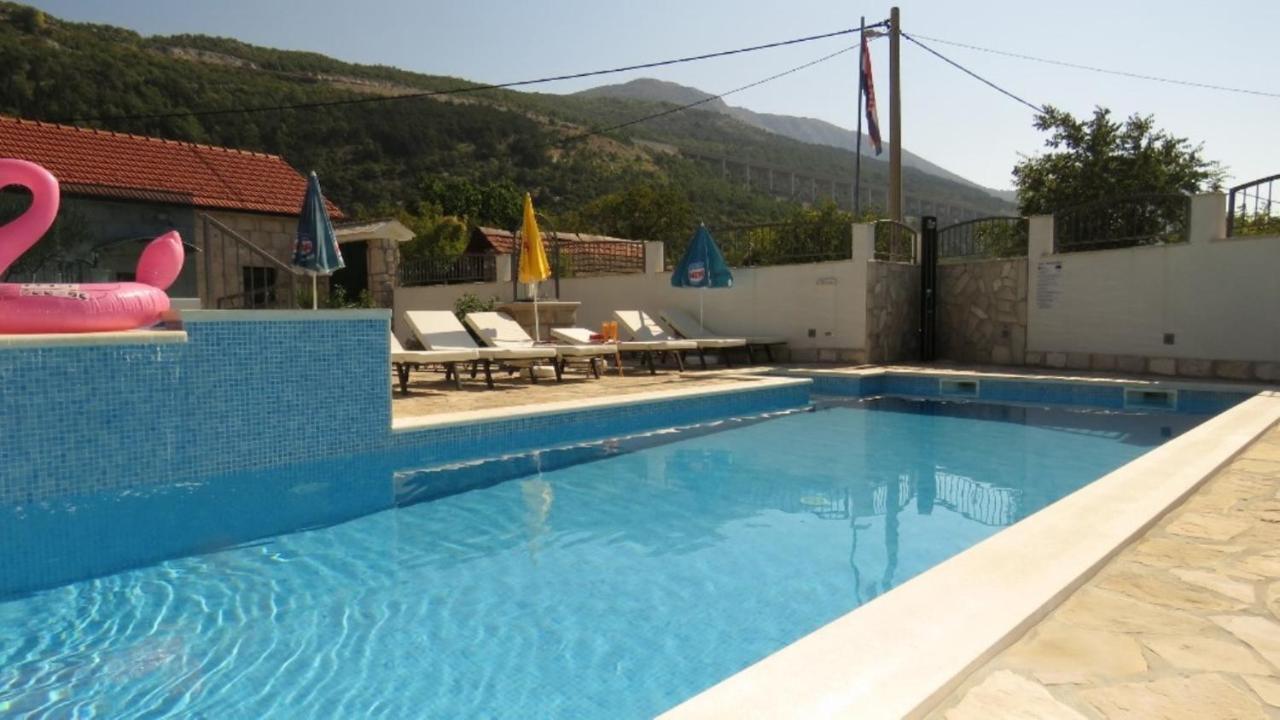 Dvori Stipanovi With Heated Pool And Jacuzzi Donje Rascane Exterior foto