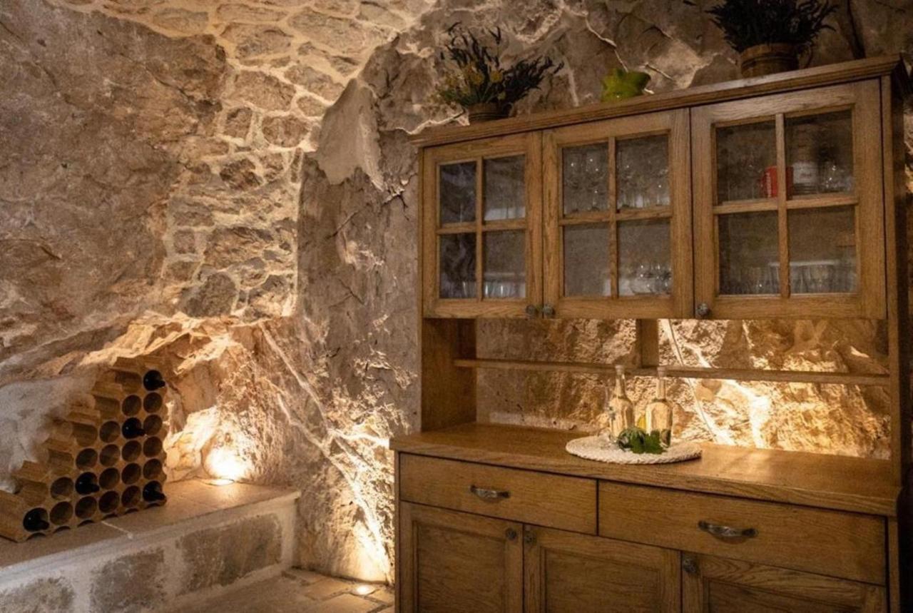 Dvori Stipanovi With Heated Pool And Jacuzzi Donje Rascane Exterior foto