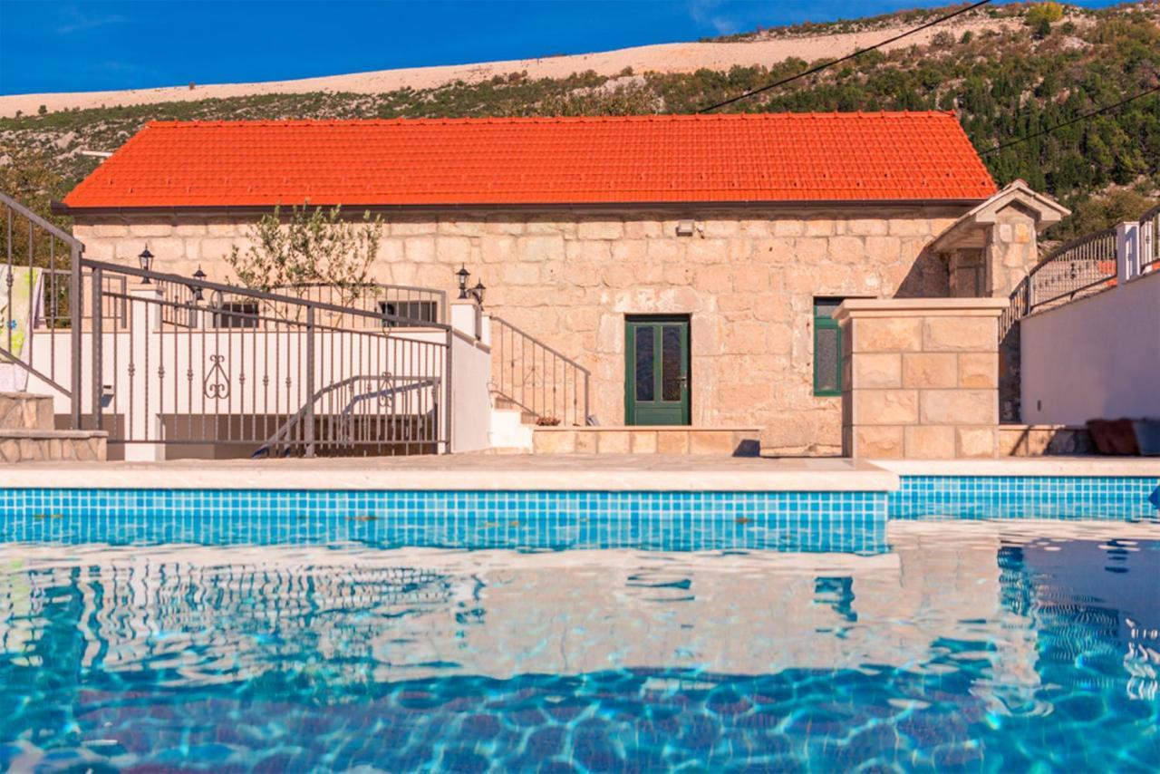 Dvori Stipanovi With Heated Pool And Jacuzzi Donje Rascane Exterior foto